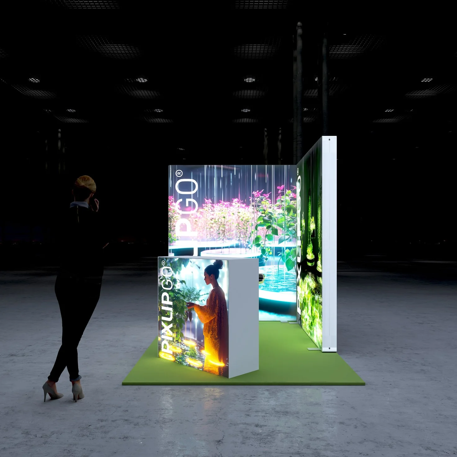 PIXLIP GO LED Messestand mit zwei beleuchteten Leuchtwänden und Counter im Pflanzen- und Naturdesign für nachhaltige Markenpräsentation