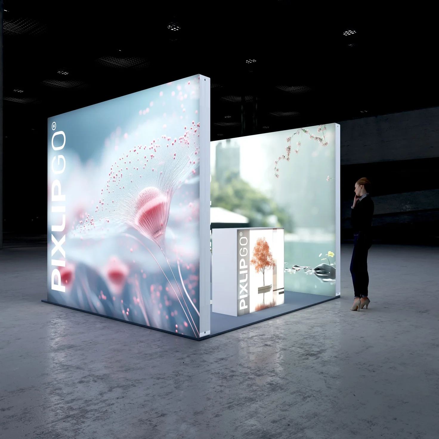 PIXLIP GO Messestand mit großflächigen LED Leuchtwänden und beleuchtetem Counter aus seitlicher Perspektive für Event und Messeauftritt